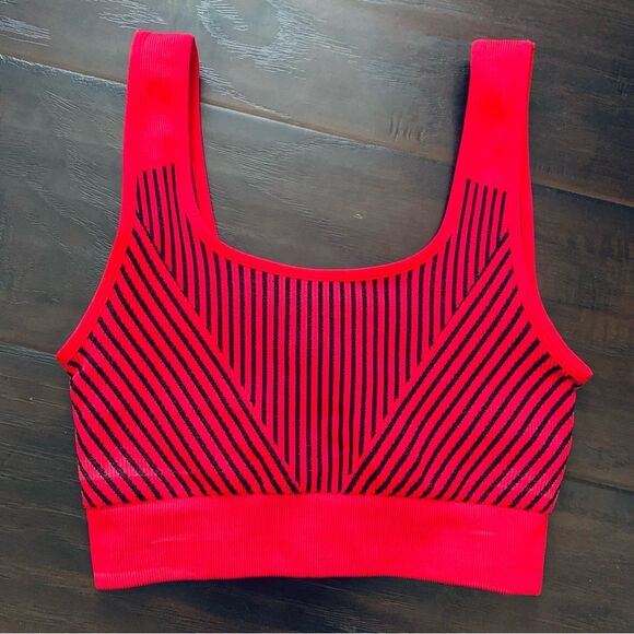 RARE Fabletics Persimmon/Black Ribbed Seamless Low Impact Sports Bra | Size: XS - Picture 4 of 8